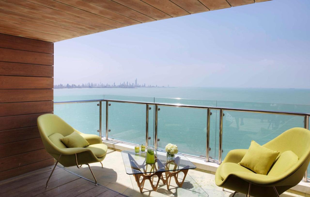 Symphony Style Hotel Kuwait Salmiya Kültér fotó A balcony at Jumeirah Beach Hotel
