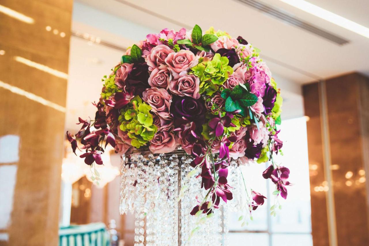 Symphony Style Hotel Kuwait Salmiya Kültér fotó Flower arrangement