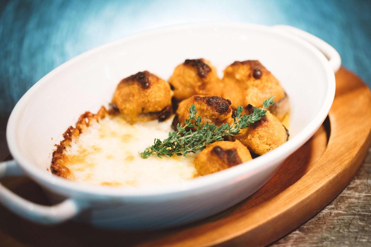 Symphony Style Hotel Kuwait Salmiya Kültér fotó A bowl of Swedish meatballs