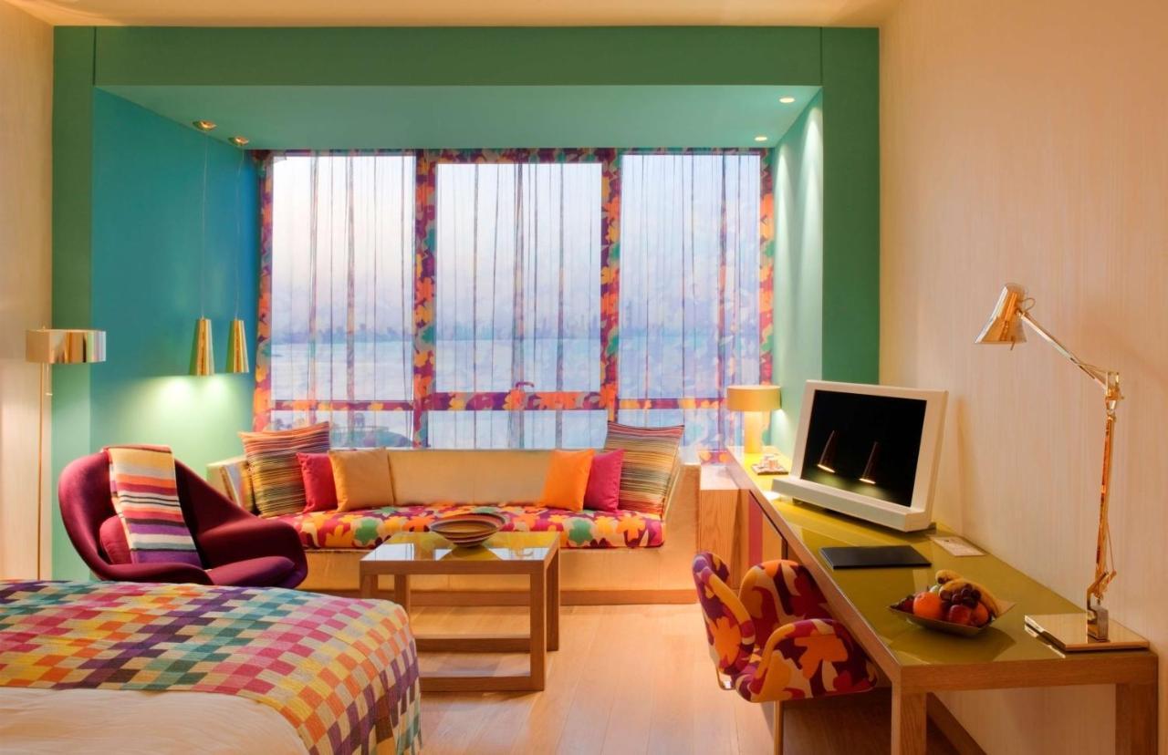 Symphony Style Hotel Kuwait Salmiya Kültér fotó A room at the hotel
